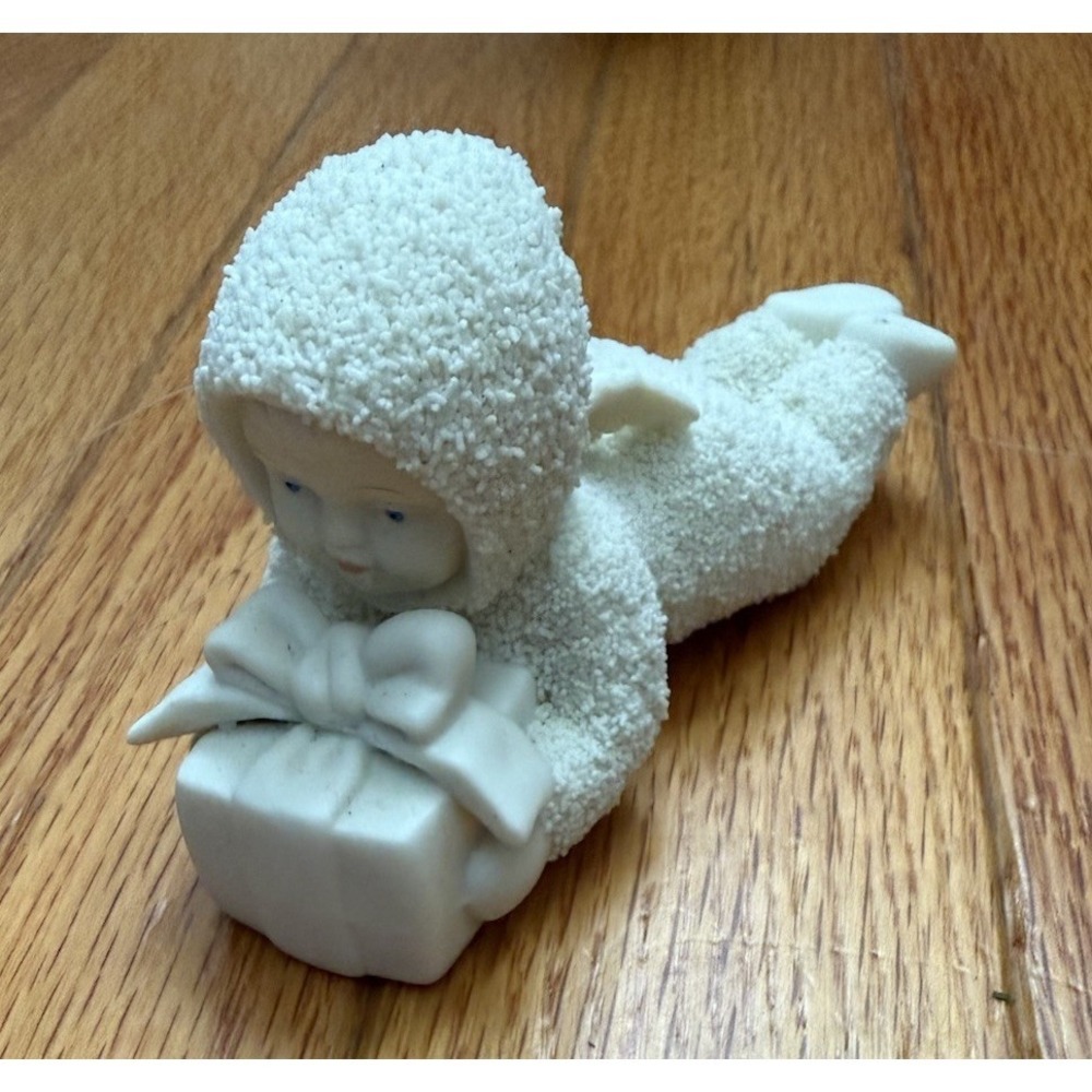 Dept 56 Snowbabies "Can I Open It Now" Ornament